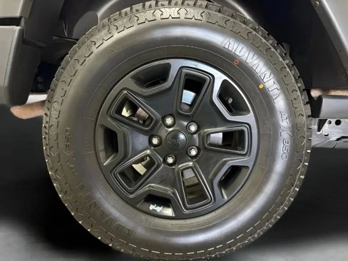 Used 2017 Jeep Wrangler Sport AWD/4WD image 24