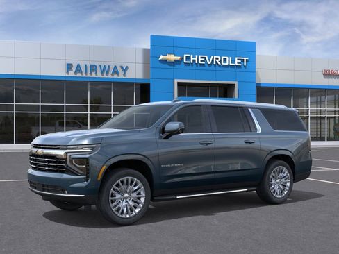 New 2026 Chevrolet Suburban LT AWD/4WD image 2