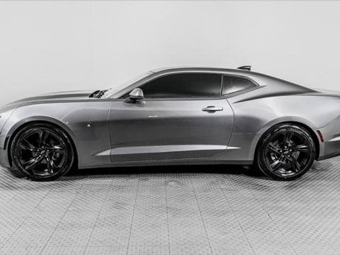 Used 2022 Chevrolet Camaro LT RWD image 3