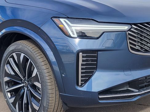 New 2026 Volvo XC90 T8 Plus w/ Protection Package Premier image 5