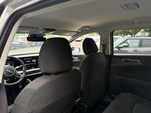 New 2025 Kia Sportage LX image 31