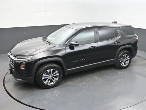 Used 2025 Chevrolet Equinox LT FWD image 26