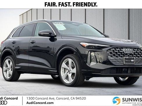 Certified 2025 Audi Q5 Premium Plus w/ Premium Plus image 1