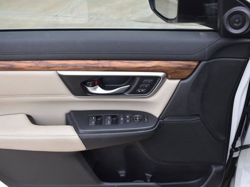 Used 2018 Honda CR-V Touring image 23