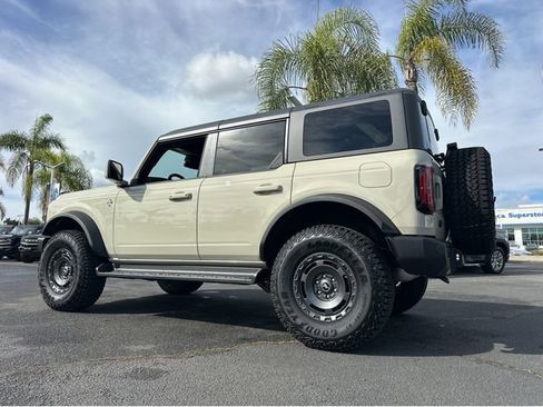 New 2025 Ford Bronco Outer Banks w/ Sasquatch Package image 4