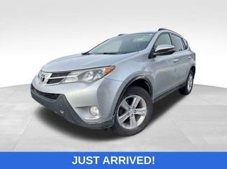 Used 2014 Toyota RAV4 XLE video 1