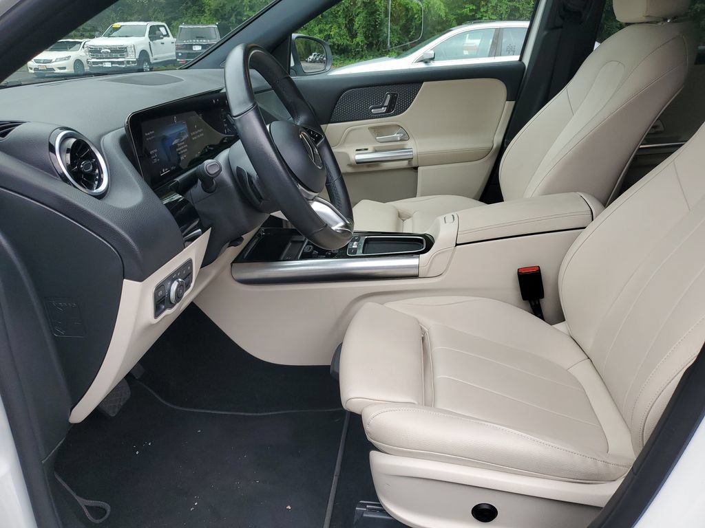 Used 2025 Mercedes-Benz GLA 250 4MATIC image 22