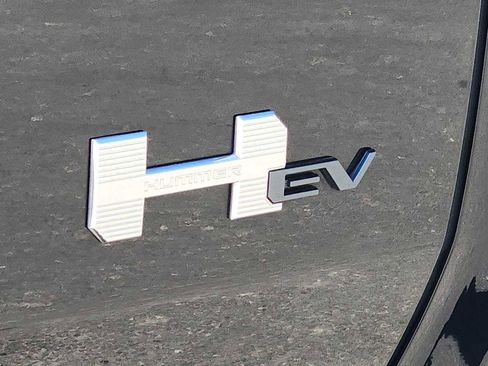 Used 2024 GMC Hummer EV 3X AWD/4WD image 12