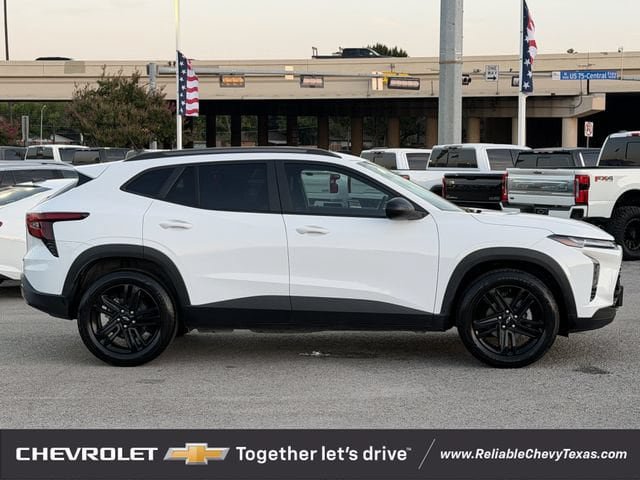 Used 2024 Chevrolet Trax ACTIV w/ Driver Confidence Package FWD image 5