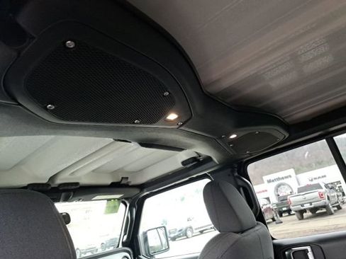 New 2026 Jeep Gladiator Sport AWD/4WD image 11