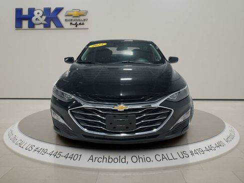Used 2025 Chevrolet Malibu LT FWD image 2