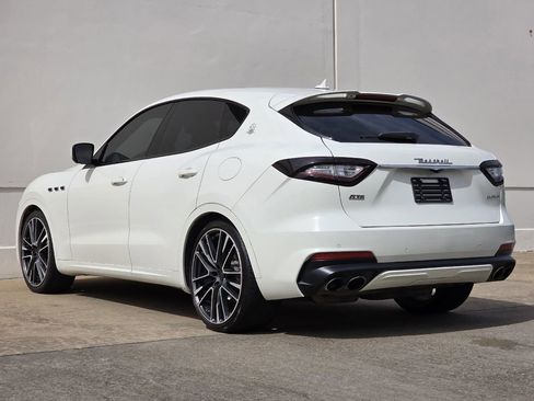 Used 2019 Maserati Levante image 3