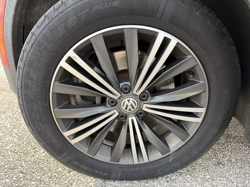 Used 2019 Volkswagen Tiguan SEL image 21