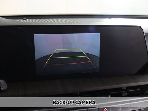 Used 2024 Kia Telluride EX w/ EX Captain's Chair Package image 7