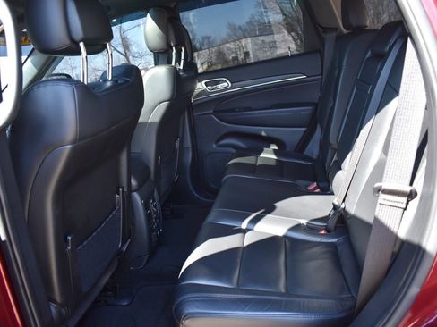 Used 2022 Jeep Grand Cherokee Limited image 24