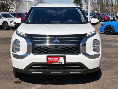Used 2025 Mitsubishi Outlander ES