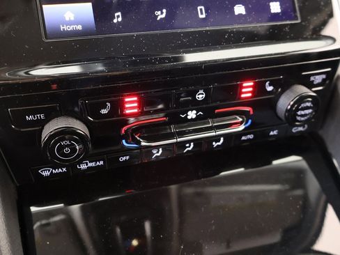 Used 2021 Jeep Grand Cherokee L Laredo w/ Luxury Tech Group I image 7