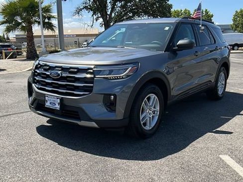 New 2026 Ford Explorer Active w/ Active Comfort Package RWD image 7