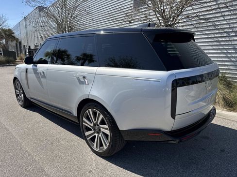 Certified 2024 Land Rover Range Rover SV image 3
