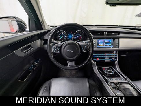 Used 2017 Jaguar XF Premium AWD/4WD image 2