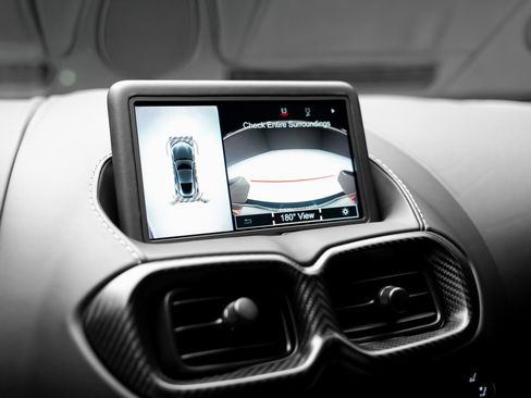 Used 2022 Aston Martin V8 Vantage image 46