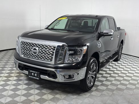 Used 2017 Nissan Titan SL AWD/4WD image 8