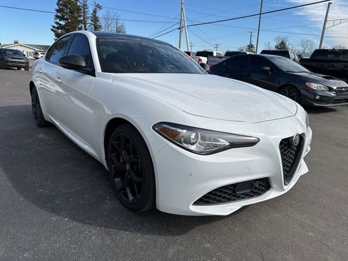 Used 2021 Alfa Romeo Giulia Ti w/ Nero Edizione image 4