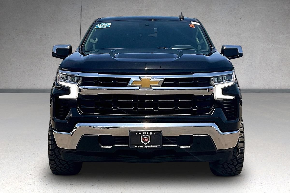 Used 2023 Chevrolet Silverado 1500 LT RWD image 3