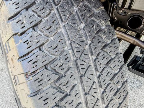 Used 2019 Jeep Wrangler Unlimited Sahara image 15