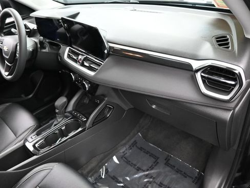 Used 2024 Chevrolet TrailBlazer LT w/ Driver Confidence Package FWD image 40