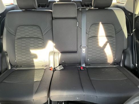 Used 2025 Nissan Pathfinder SV image 40