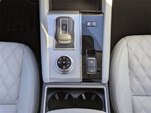 New 2025 Mitsubishi Outlander SEL image 22