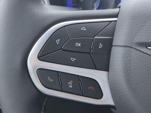 New 2027 Chrysler Pacifica Select FWD image 24