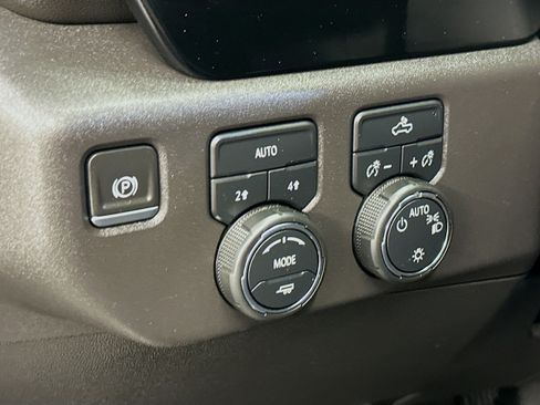 Used 2024 Chevrolet Silverado 1500 LT image 17