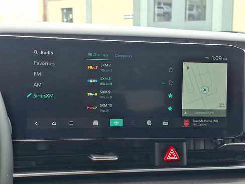 Used 2025 Kia Carnival EX FWD image 16