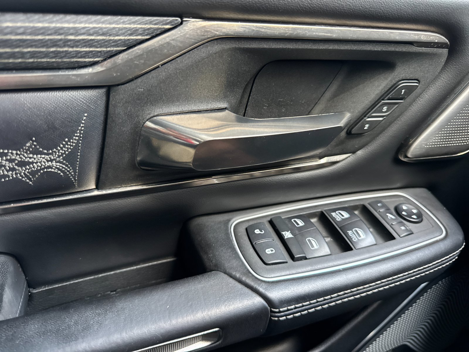 Used 2021 RAM 1500 Limited AWD/4WD image 11