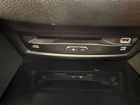 Used 2021 Chrysler Pacifica Pinnacle AWD/4WD image 45
