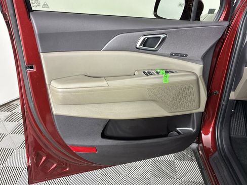 New 2026 Kia Carnival EX image 18