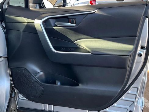 Used 2025 Toyota RAV4 XLE image 25