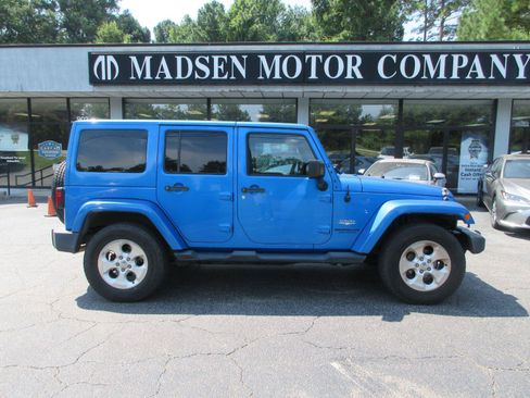 Used 2015 Jeep Wrangler Unlimited Sahara AWD/4WD image 4