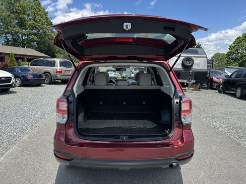 Used 2018 Subaru Forester 2.5i Premium AWD/4WD image 14