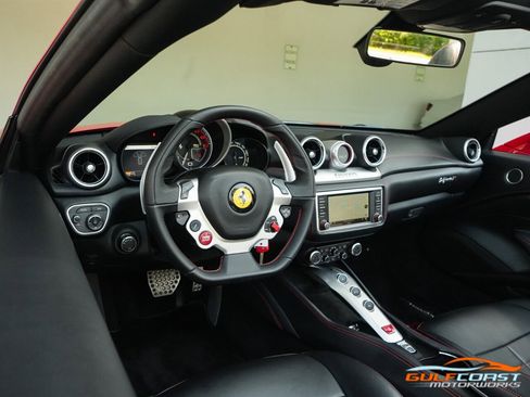 Used 2015 Ferrari California T image 2