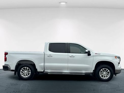 Used 2022 Chevrolet Silverado 1500 LT w/ Z71 Off-Road Package AWD/4WD image 7
