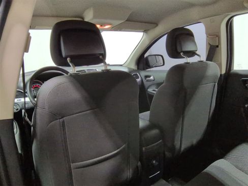 Used 2018 Dodge Journey SE image 19