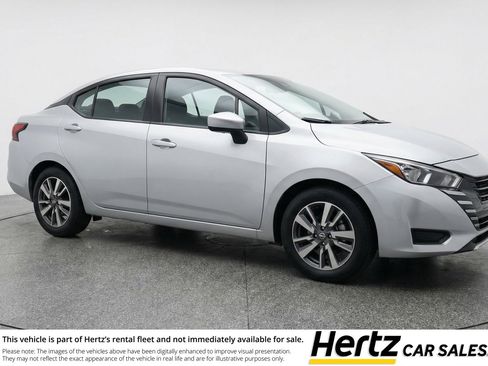 Used 2025 Nissan Versa SV image 1