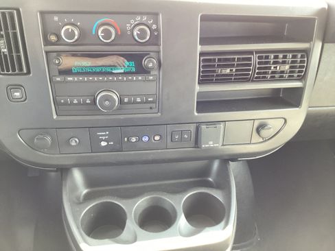 Used 2025 Chevrolet Express 3500 LT w/ LT Preferred Equipment Group RWD image 18