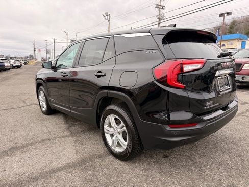 Used 2023 GMC Terrain SLE image 4