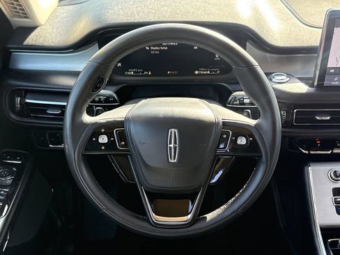 Used 2023 Lincoln Aviator AWD w/ Premium Package image 14