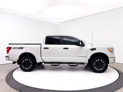 Used 2017 Nissan Titan PRO-4X AWD/4WD image 29