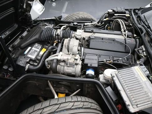 Used 1994 Chevrolet Corvette Coupe RWD image 21